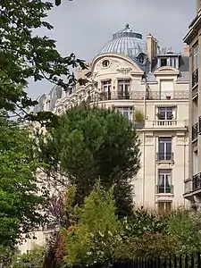 No 72, avenue Henri-Martin (et 4, square Lamartine).