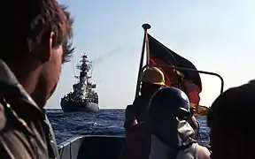 Transfert du Deutschland au Lütjens (D 185)&nbsp;(de) dans le golfe de Syrte en août 1980.