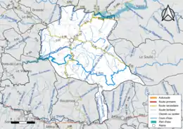 Carte en couleur présentant le réseau hydrographique de la commune