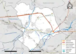 Carte en couleur présentant le réseau hydrographique de la commune