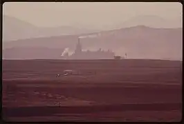 Air pollué par les émissions d'une cimenterie