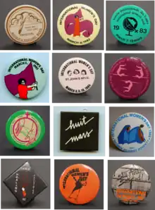 Collage photographique de 12 macarons de la collection des Archives canadiennes du mouvement des femmes