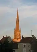 Le clocher vu depuis la place de la République.