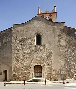 Façade à portail unique, abbaye de Saint-Génis-des-Fontaines.