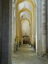 Bas-côté sud.