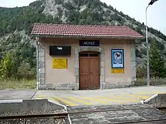 Abri du quai no&nbsp;2.