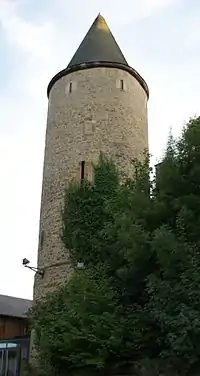 Une tour datée du XVe&nbsp;siècle est le seul vestige de l'abbaye d'Altmünster.