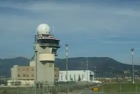 La tour de contrôle de l'aéroport.