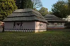 Maisons avec peintures murales