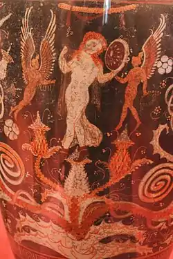 Aphrodite, déesse de la Fertilité, entourée de deux Éros aux ailes de colombe. IVe&nbsp;siècle&nbsp;av. J.-C. Musée archéologique de Paestum