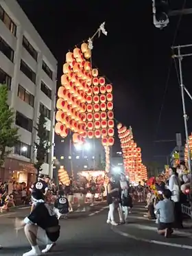 Parade nocturne.