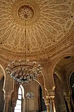 Intérieur de la Grande Poste, à côté des guichets.