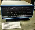 Un ordinateur Altair 8800 exposé au musée de l'histoire de l'ordinateur.