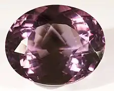 Améthyste taillée – Minas Gerais, Brésil – 22&nbsp;×&nbsp;18&nbsp;mm.