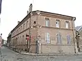 Amiens, maison de charité de la paroisse Saint-Leu, 12 rue Gaudissart : vue d'ensemble depuis la rue Motte