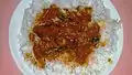 Prêtes à déguster en curry avec du riz.
