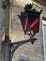 Ancien candélabre de caserne de pompiers.
