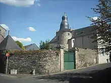 'hôtel de la Grande-Treille, du XVIe&nbsp;siècle, transformé en collège en 1659.