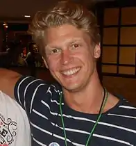 Andrew Francis dans le rôle de Connor O'Brien.