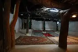 Cemevi du village d'Onar, (district d'Agrapgir, Turquie), qui aurait été fondé par le Şeyh Hasan Oner en 1224 (v. Onar (Arapgir)&nbsp;(de)) .