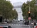 "L'Arc de Triomphe, emballé" par Cristo, vu depuis l'avenue d'Iéna
