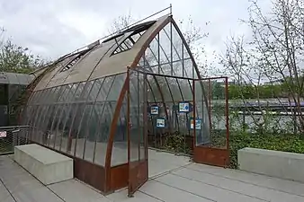 La serre du jardin.