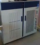 Autre armoire (Bruker Avance III 500&nbsp;MHz).