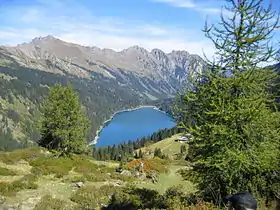 Le lac de retenue d'Arnon.