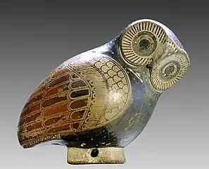 Aryballe en forme de chouette. Protocorinthien PCR, v. 640. H. 5&nbsp;cm.Louvre