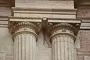 Assézat : chapiteaux doriques.