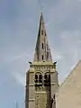 Étage de beffroi et flèche.