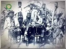 Voici le Mouvement des jeunes sénégalais intitulé "Aurore de Saint-Louis". C'est le premier groupe de revendications politique né en Afrique sous domination française. Au 1er rang assis. Abdoulaye Boye - Alioune Marius Ndoye - Baka Diop - Youssoupha Camara. Au 2e rang. Badara Ndiaye Mame Penda - Alpha Ndiaye - Pape Mar Diop - Lamine Coura Guèye.