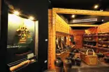 Reconstitution d'un entrepôt du campement japonais.