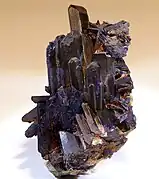 Azurite - mine de Touissit, Oujda - Maroc (6,6&nbsp;×&nbsp;3,8&nbsp;cm).