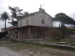 Côté voie.