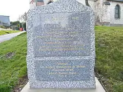 Stèle commémorative de la Seconde Guerre mondiale et CATM.