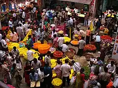 La section des fleuristes du K. R. city market, au sud de la ville.