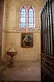 Vue de l'entrée du baptistère qui se trouve au rez-de-chaussée de la tour.