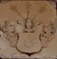 Armoiries des comtes de Barfus au château de Kossenblatt&nbsp;(de) (variante avec les armoiries de la famille en guise d'écusson en cœur)