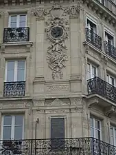 Vue d'ensemble de l'hommage à Sedaine.