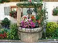 Fontaine circulaire du XVe&nbsp;siècle.