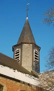 Le clocher.