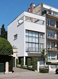 La façade.