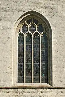 Fenêtre ogivale.