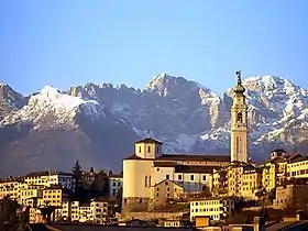Belluno avec son église.
