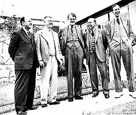 De gauche à droite, George Henry Hall, Harold W. Dodds&nbsp;(en), Richard Law, Sol Bloom&nbsp;(en), Osbert Peake