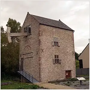 Machine à feu de Bernissart (Hainaut, Belgique) : modèle du XVIIIe&nbsp;siècle sans cheminée apparente.