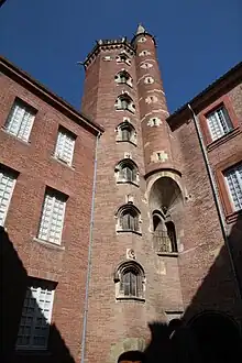 Hôtel de Bernuy, tour gothique.