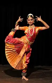 Savitha Sastry dans un spectacle de bharata natyam.