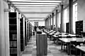 La Bibliothèque de théologie au pavillon Louis-Jacques-Casault en mai 1972 avant son transfert au pavillon Jean-Charles-Bonenfant